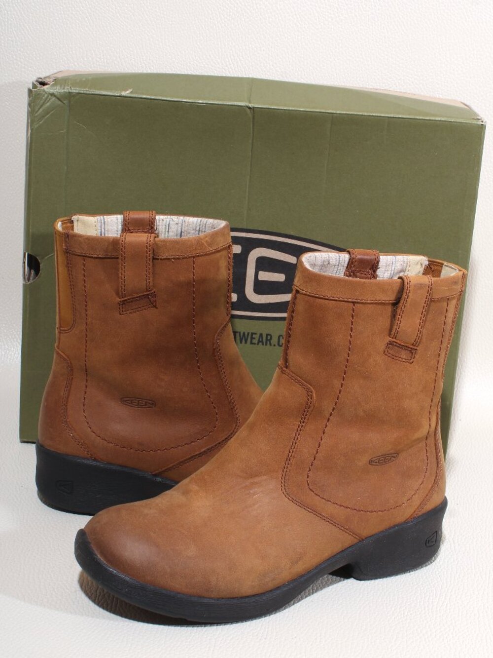 KEEN Women's Tyretread Ankle Chelsea Boot Brown Deer Tan Leather Size 8